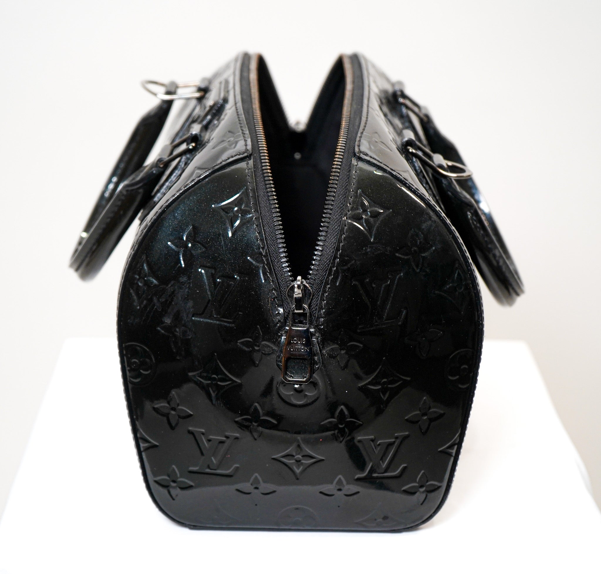 Louis Vuitton Summit Drive – Vernis Leather (Black)