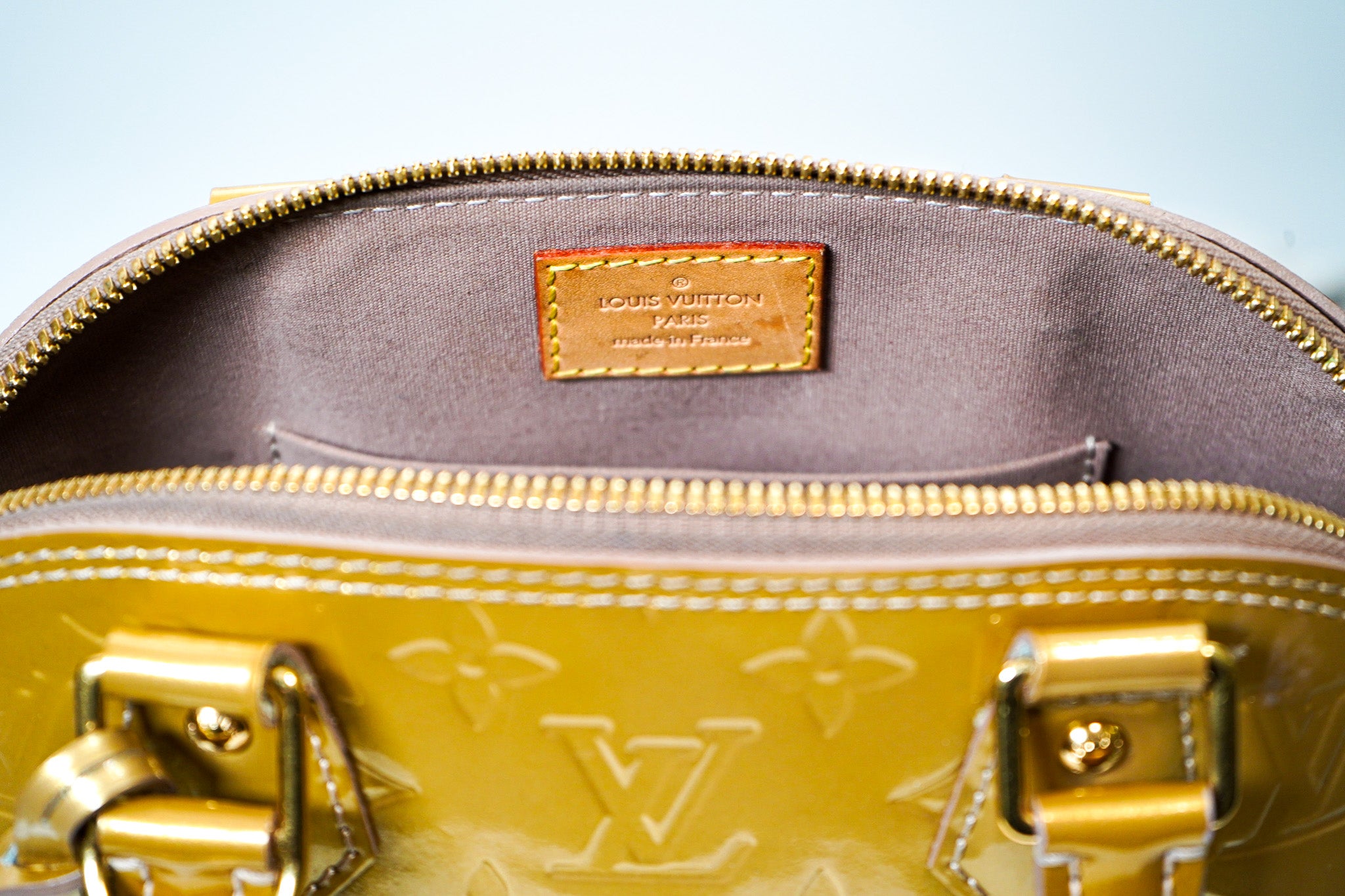Louis Vuitton Alma BB - Vernis Patent Leather (Gold)